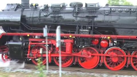 国产火车发动机视频播放,动力澎湃，引领中国铁路新篇章